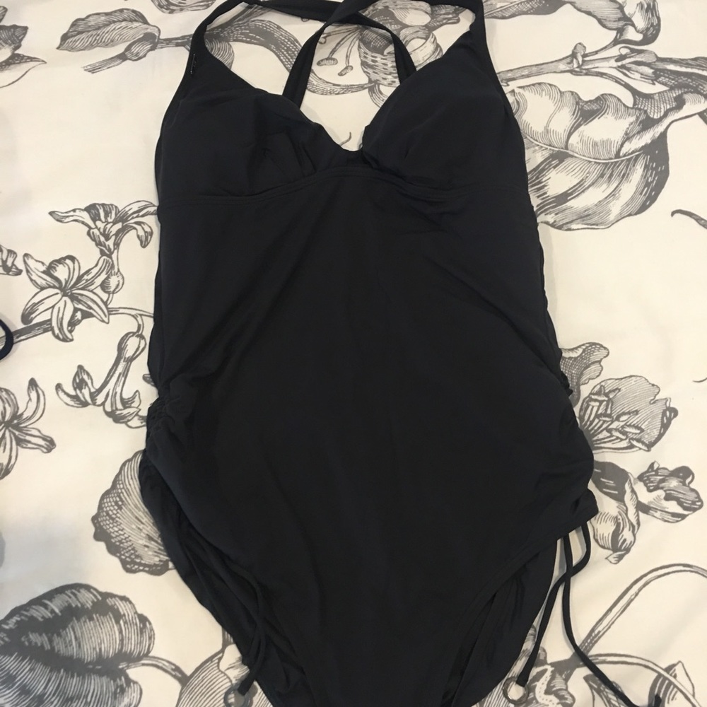 Black cross cross swim suit- never worn-XL